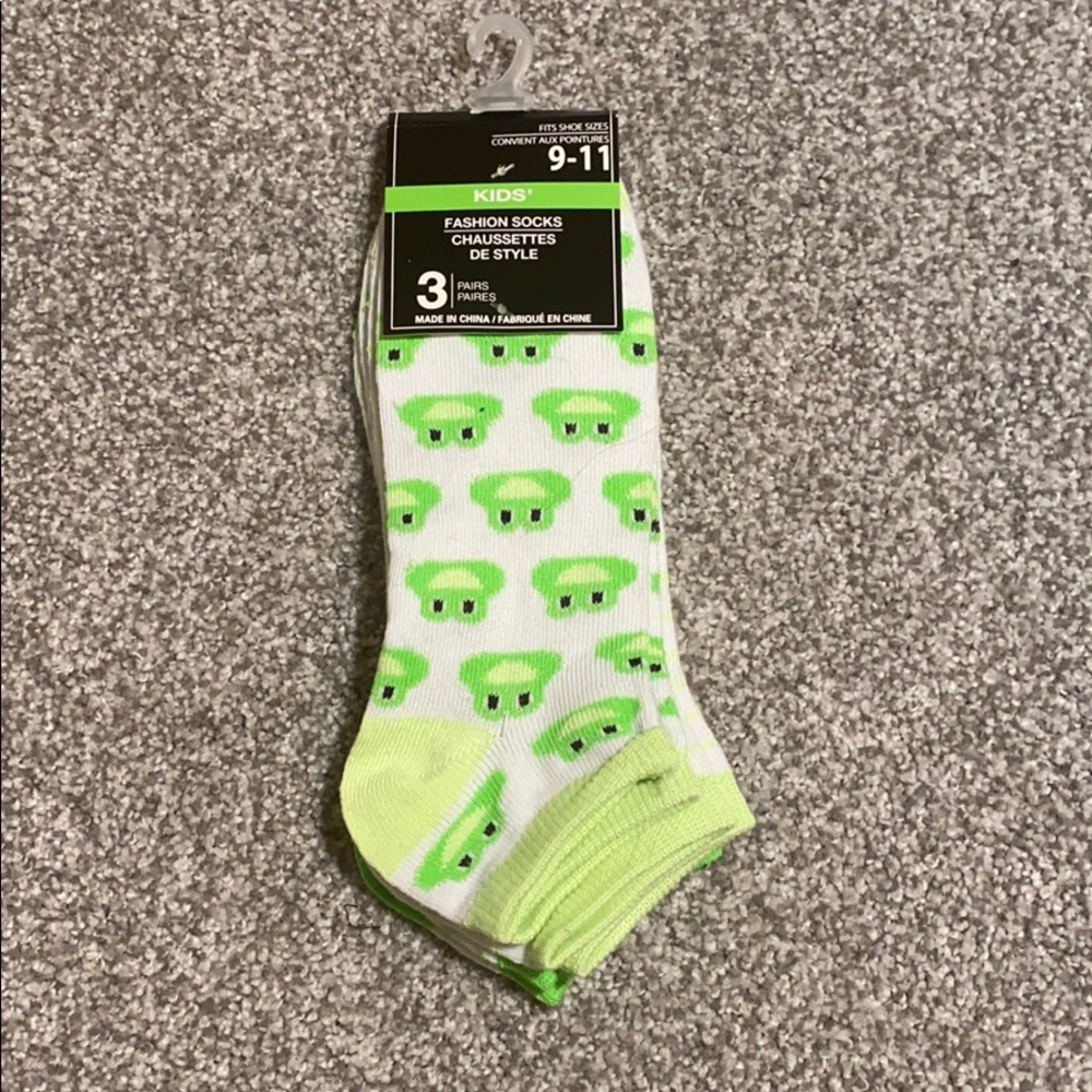 NWT fun frog socks